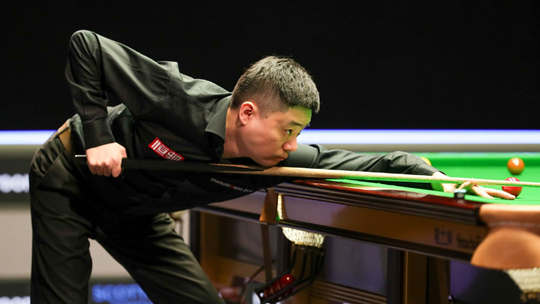 他不仅在比 他不仅在比